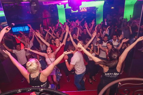THE HANGOVER CRAWL - CLUB CRAWL SURFERS PARADISE - NIGHTLIFE - CLUBBING - Accommodation Noosa 1