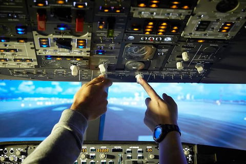 Airliner-737 - 30 Minutes - Flight Simulator Experience - Accommodation Noosa 0