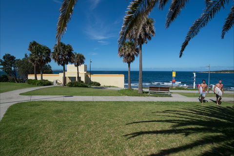 Oak Park Beach Cronulla - Accommodation Noosa 1