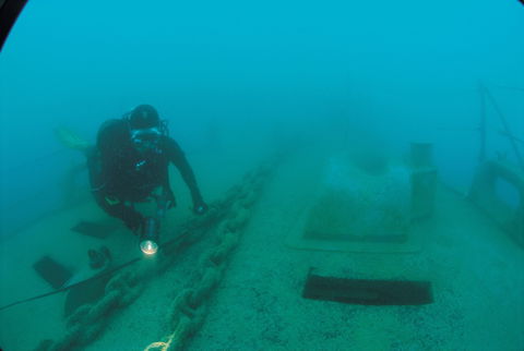 Ex HMAS Hobart Dive Site - Accommodation Noosa 1