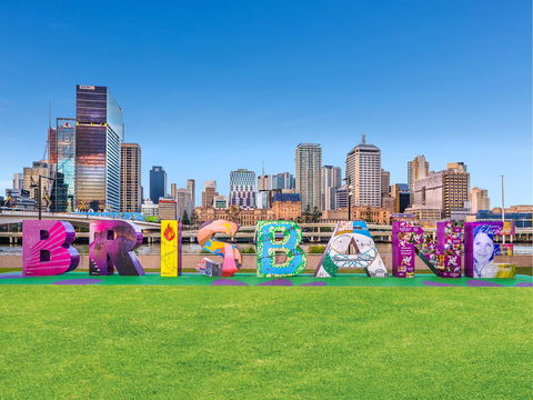 BRISBANE Sign - Accommodation Noosa 0