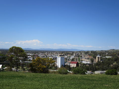 Heritage Sculptures At Pensioners Hill Lookout - Accommodation Noosa 2
