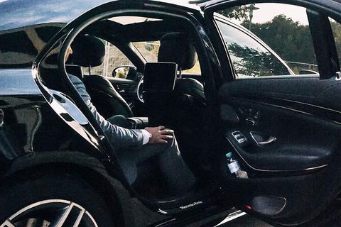 Arrival Private Transfers From Gold Coast Airport OOL To Gold Coast City - Accommodation Noosa 2