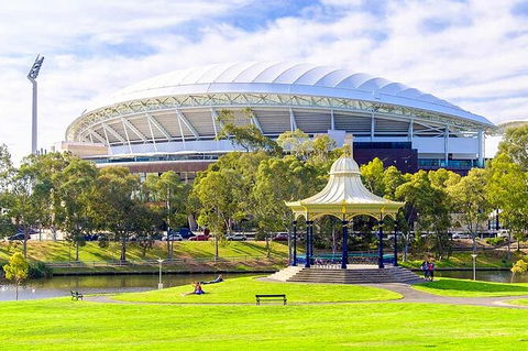 Arrival Private Transfers: Adelaide Airport ADL To Adelaide In Luxury Van - Accommodation Noosa 8