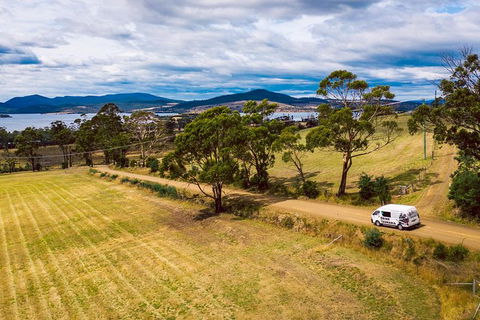 Tasmanian Wine Tour - Accommodation Noosa 9