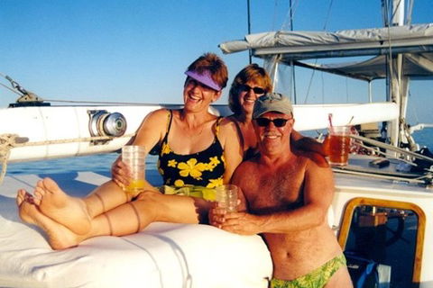 A Whitsunday Luxury Sailing Holiday - Accommodation Noosa 4