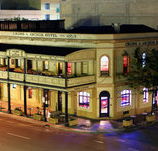 Crown  Anchor Hotel - Accommodation Noosa