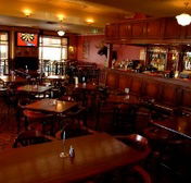 Gilroy's Hotel - Accommodation Noosa