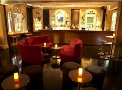 Beauchamp Hotel - Accommodation Noosa 2