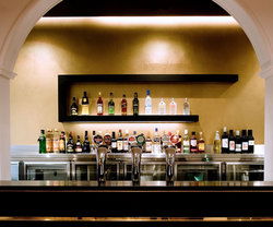 The Sussex Hotel - Accommodation Noosa 2