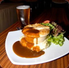 Gilroy's Hotel - Accommodation Noosa 2