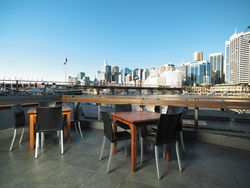 Watershed Hotel - Accommodation Noosa 3