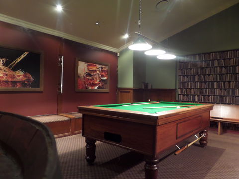 Castle Hill Tavern - Accommodation Noosa 6