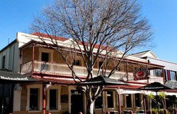 Seven Stars Hotel - Accommodation Noosa 0