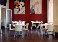 The Oxford Hotel - Accommodation Noosa 1