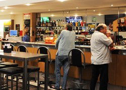 Colonnades Tavern - Accommodation Noosa 3