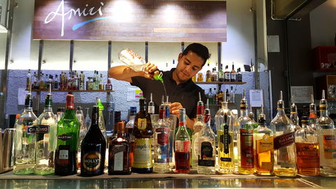 Amici Bakery Cafe - Accommodation Noosa 0