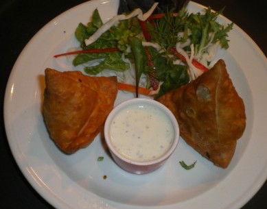 Tandoor & Curry Hut Indian Restaurant - Accommodation Noosa 3