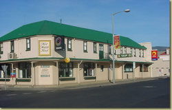 New Norfolk Hotel - Accommodation Noosa 0