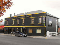 Star & Garter Hotel - Accommodation Noosa 0