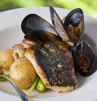 Chris's Beacon Point Restaurant - Accommodation Noosa 3