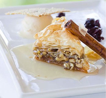 Chris's Beacon Point Restaurant - Accommodation Noosa 5