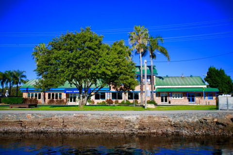 Hadleys Hotel - Accommodation Noosa 0