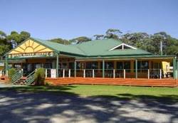 Manorina VIC Accommodation Noosa
