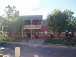 Alpine Hotel - Accommodation Noosa 0