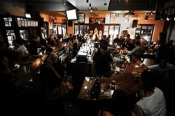 Town Hall Hotel - Accommodation Noosa 1