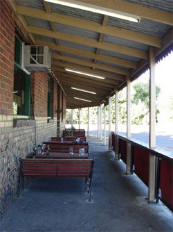 Railway Hotel - Accommodation Noosa 1