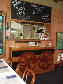 Railway Hotel - Accommodation Noosa 2