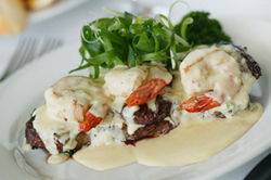 Cazalys - Accommodation Noosa 2