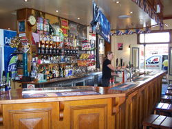 The New England Hotel - Accommodation Noosa 2