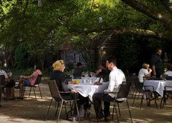 The Cosmopolitan Hotel - Accommodation Noosa 3