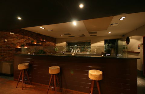 White Horse Hotel - Accommodation Noosa 4
