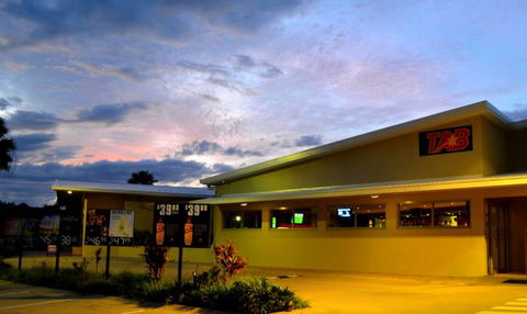 Toronto Workers Club - Accommodation Noosa 4