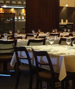 Camden Hotel - Accommodation Noosa 2