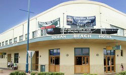 Ocean Beach Hotel - Accommodation Noosa 2