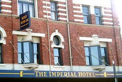 Imperial Hotel - Accommodation Noosa 2