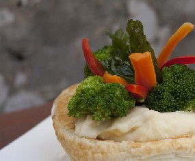 Claude's Kitchen - Accommodation Noosa 3