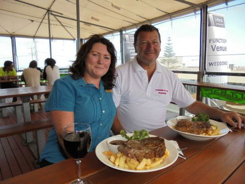 Zebra Crossing Bar & Bistro - Accommodation Noosa 1