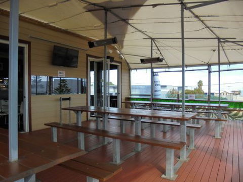 Zebra Crossing Bar & Bistro - Accommodation Noosa 4