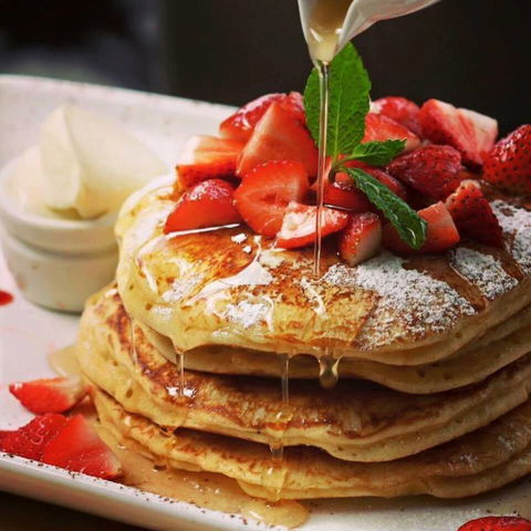 Dundee’s Restaurant On The Waterfront - Accommodation Noosa 11