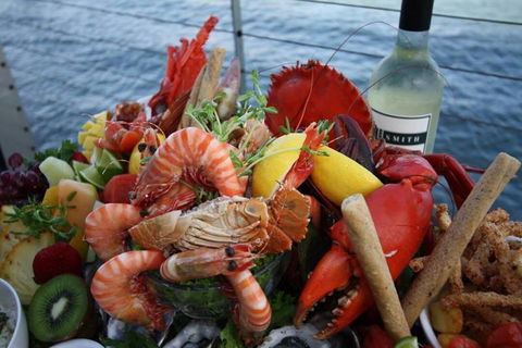 Dundee’s Restaurant On The Waterfront - Accommodation Noosa 13