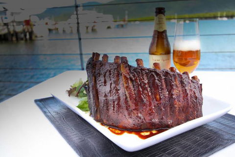 Dundee’s Restaurant On The Waterfront - Accommodation Noosa 14