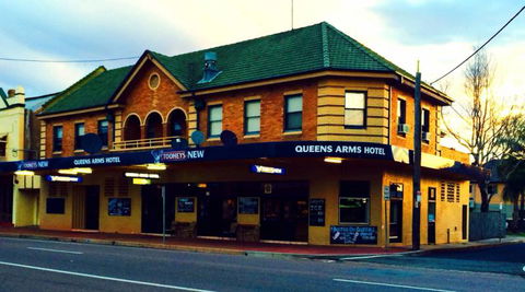 Queens Arms Hotel - Accommodation Noosa 0