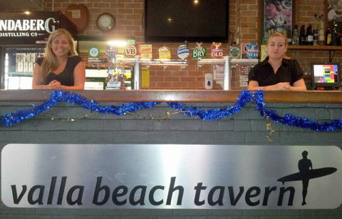 Valla Beach Tavern - Accommodation Noosa 0