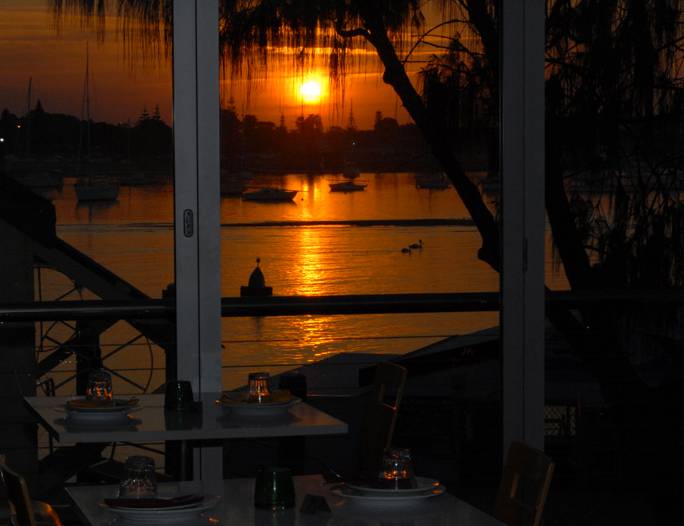 Flynns Beach ACT Accommodation Noosa