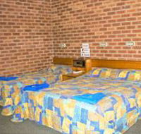 Bohle Barn Hotel Motel - Accommodation Noosa